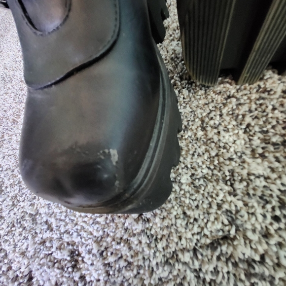 Platforms - Picture 5 of 10